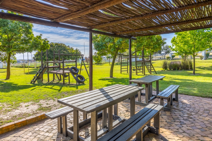 3 Bedroom Property for Sale in Zevenzicht Western Cape